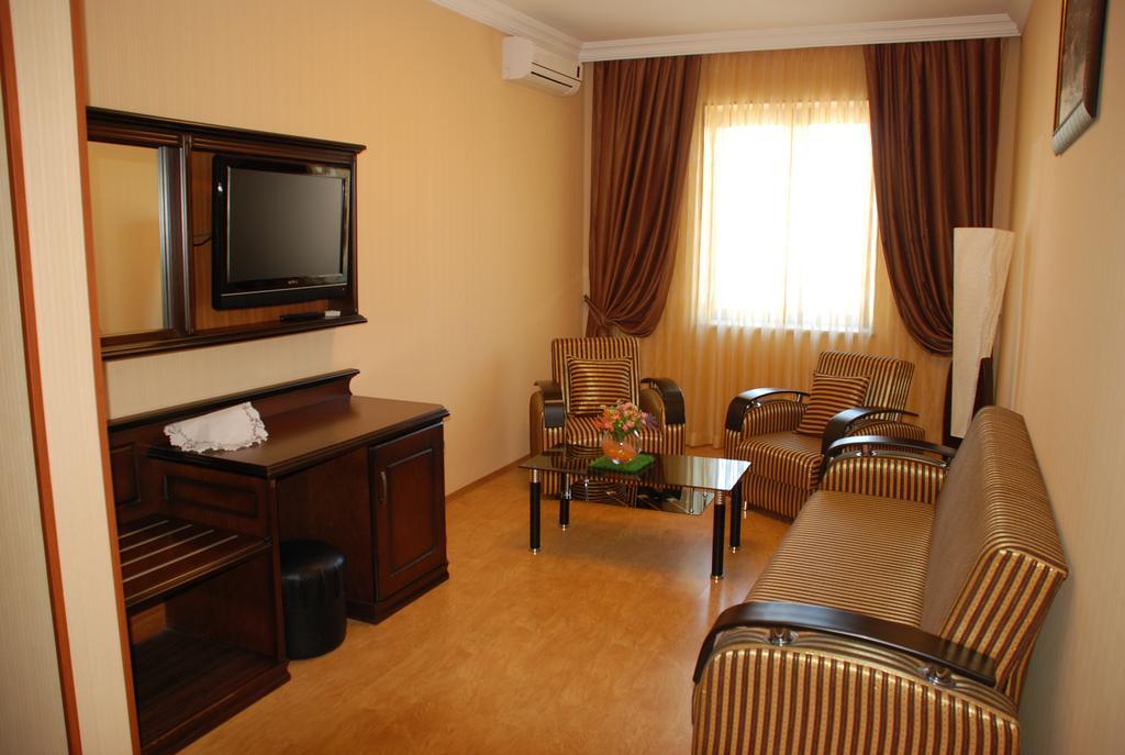 Hotel Brighton Batumi Exterior photo