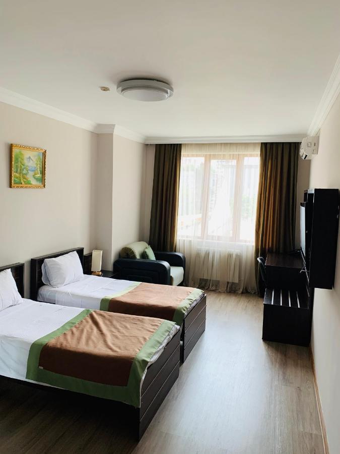 Hotel Brighton Batumi Exterior photo