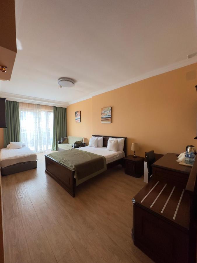 Hotel Brighton Batumi Exterior photo