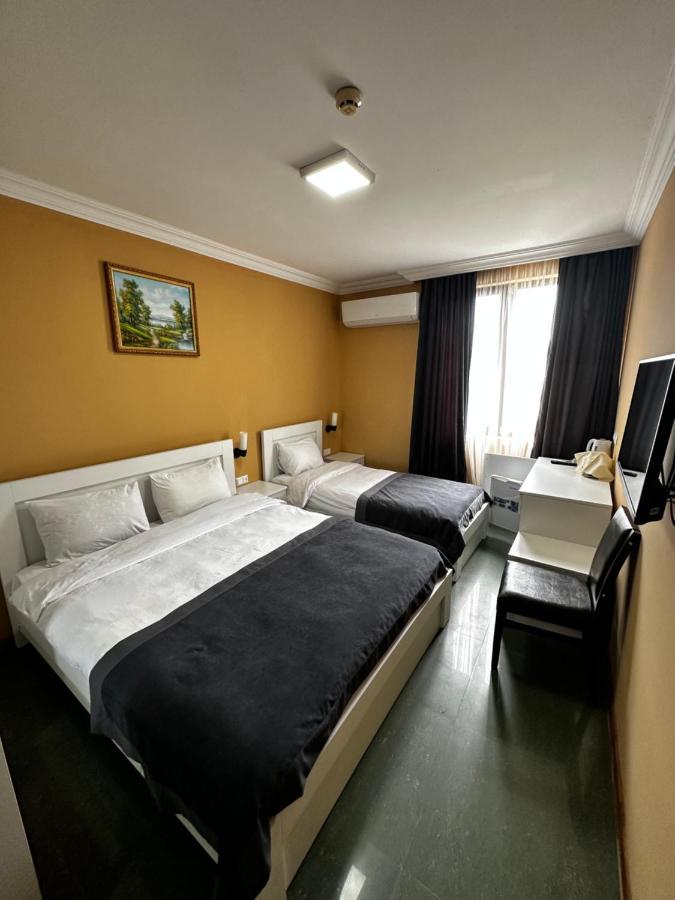 Hotel Brighton Batumi Exterior photo