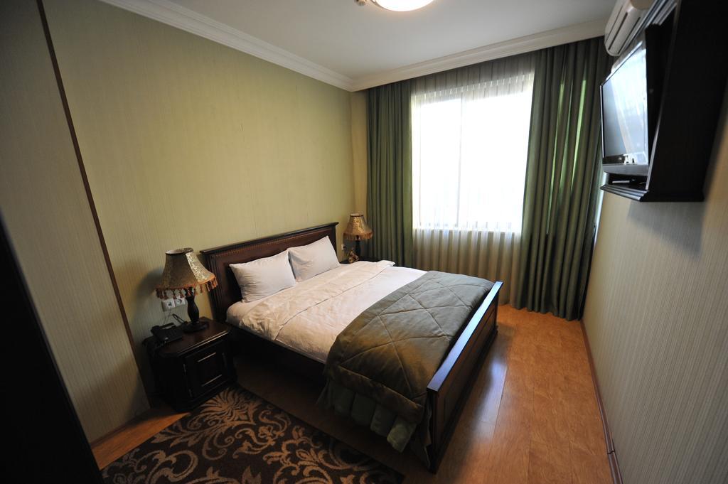 Hotel Brighton Batumi Exterior photo