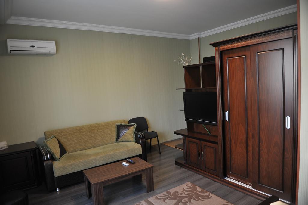 Hotel Brighton Batumi Exterior photo
